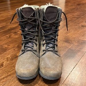 Women’s Brown Boots. Size 7.5.